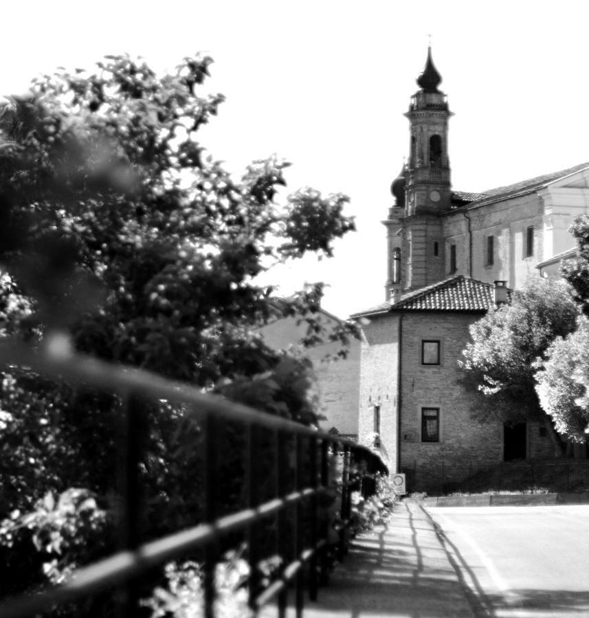 Aparthotel La Rocca Di Efisio à Costigliole d'Asti Extérieur photo